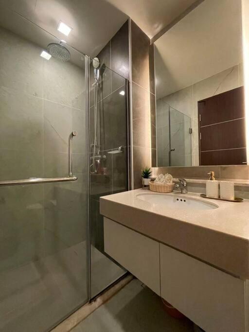 Luxury And Modern Condo In Central Chiang Mai - Astra Condo Buitenkant foto